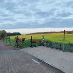 Logeren Bij Laura Schulder