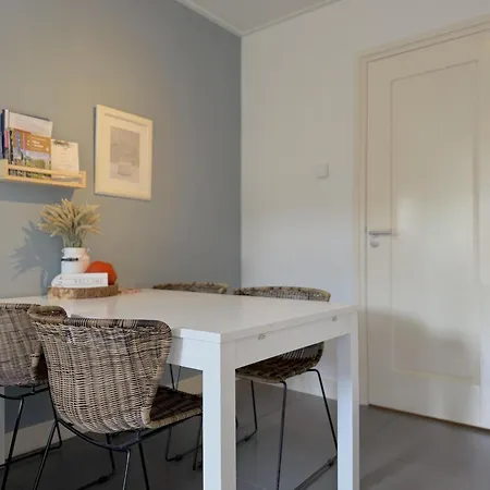 Holiday home Logeren Bij Laura Schulder
