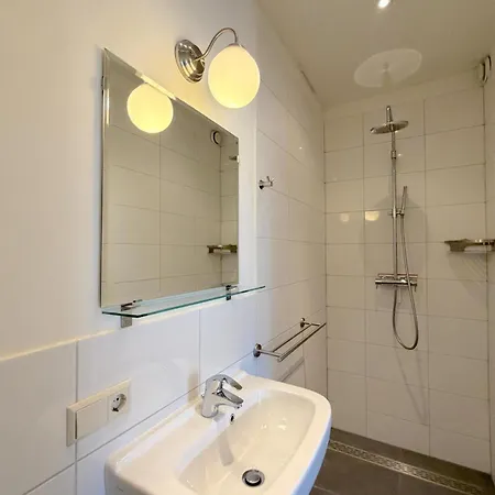 Holiday home Logeren Bij Laura Schulder