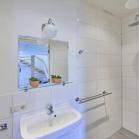 Logeren Bij Laura Holiday home Schulder