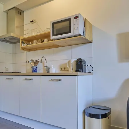 Holiday home Logeren Bij Laura Schulder
